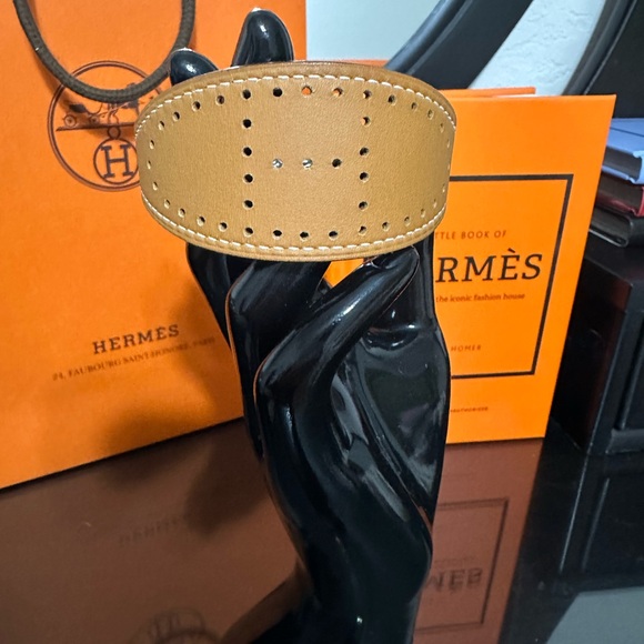 Hermes Tan Evelyn Reversible Bracelet - Picture 1 of 16